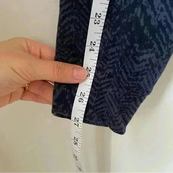 Athleta Printed Crewneck Sweatshirt - Women’s Medium, Navy Blue & Grayish - Picture 9 of 11